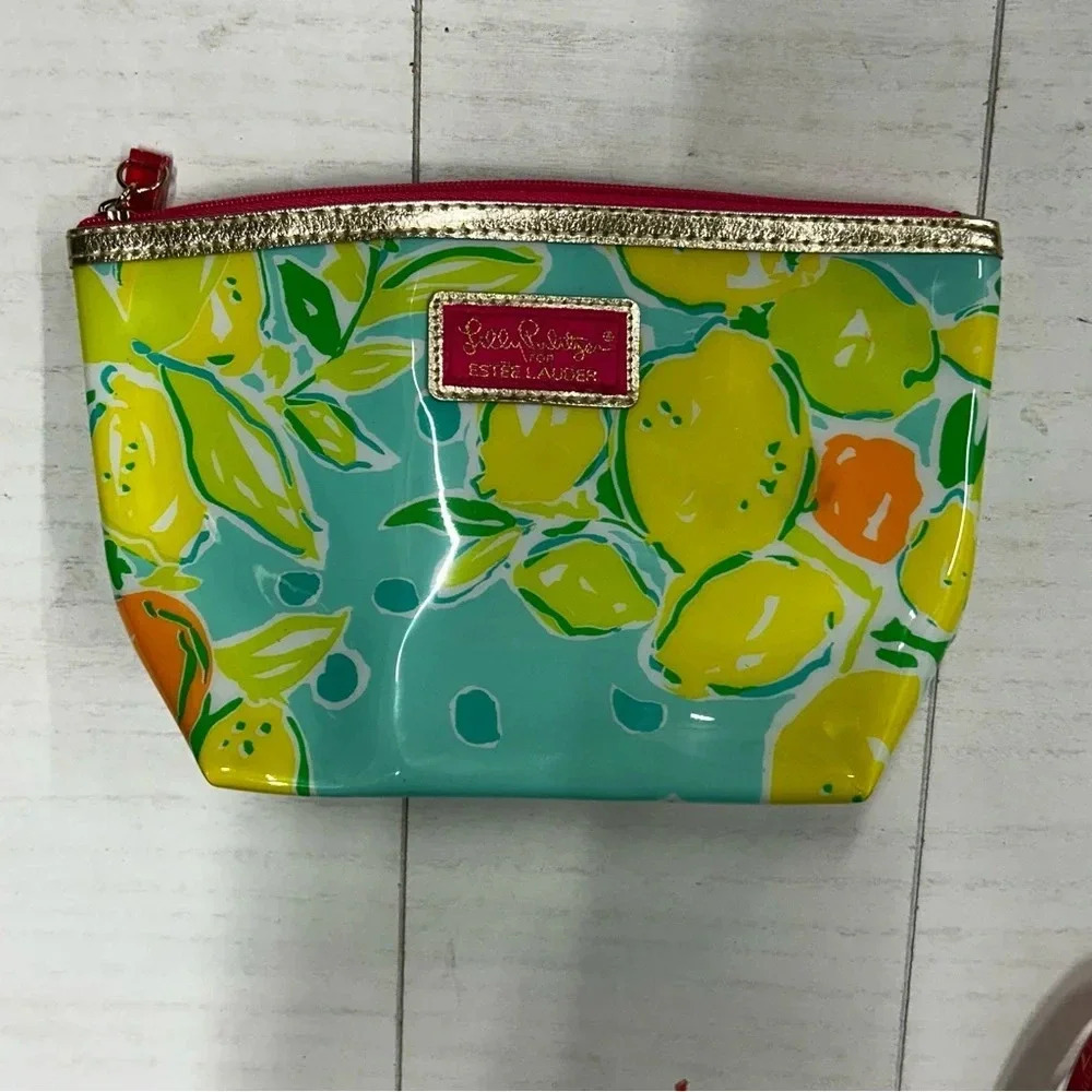 NWOT‎ Lilly Pulitzer For Estee Lauder Makeup Travel Zip Bag Waterproof Case Aqua